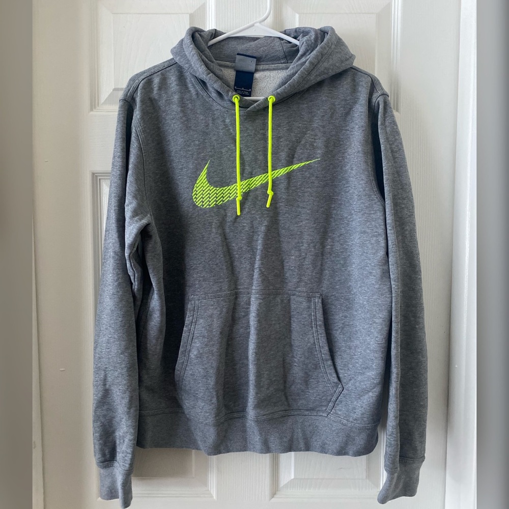 Women’s MED.  NIKE Pull-Over Hoodie